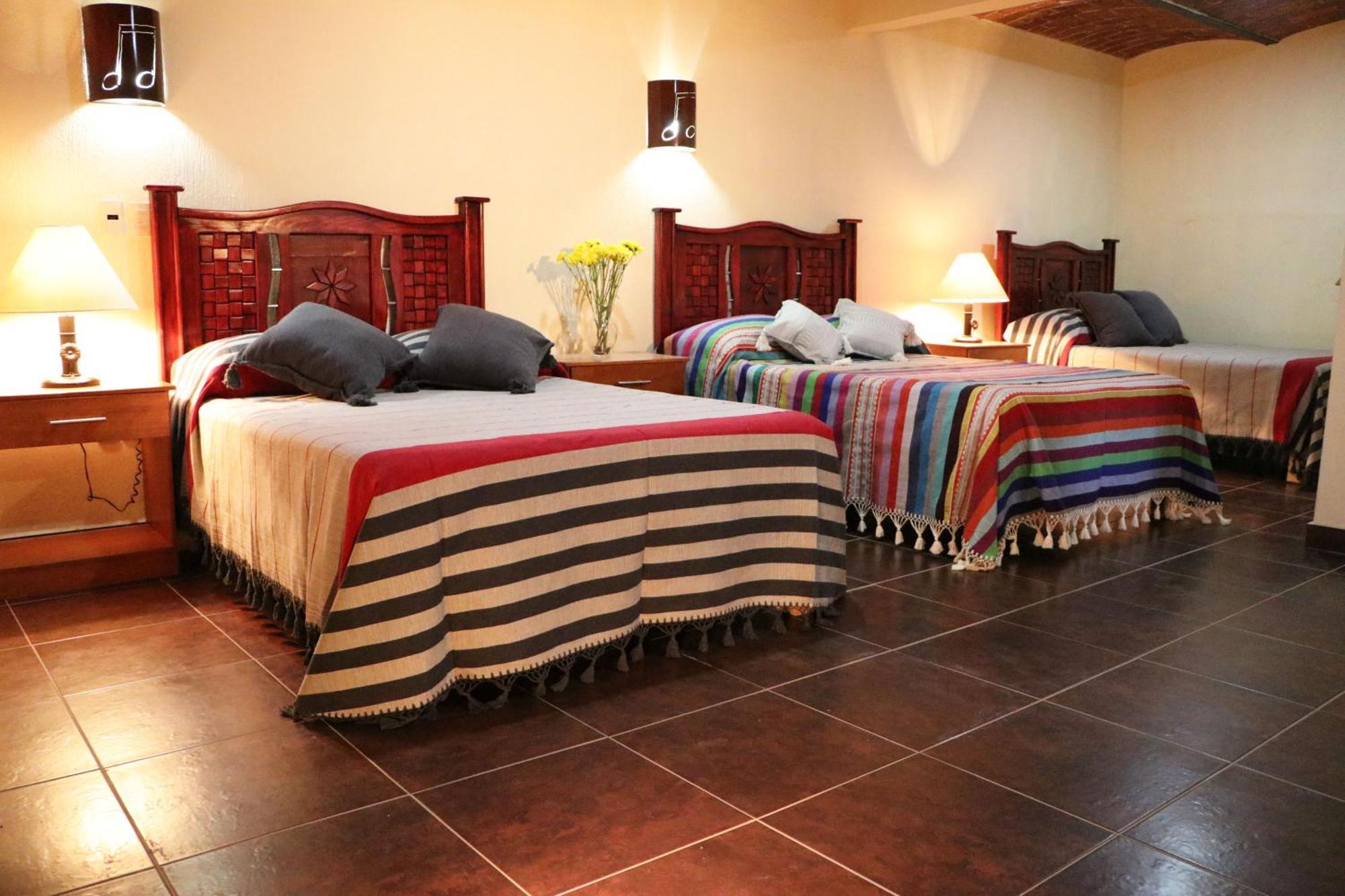Hotel Castillo Santa Cecilia 타팔파 외부 사진