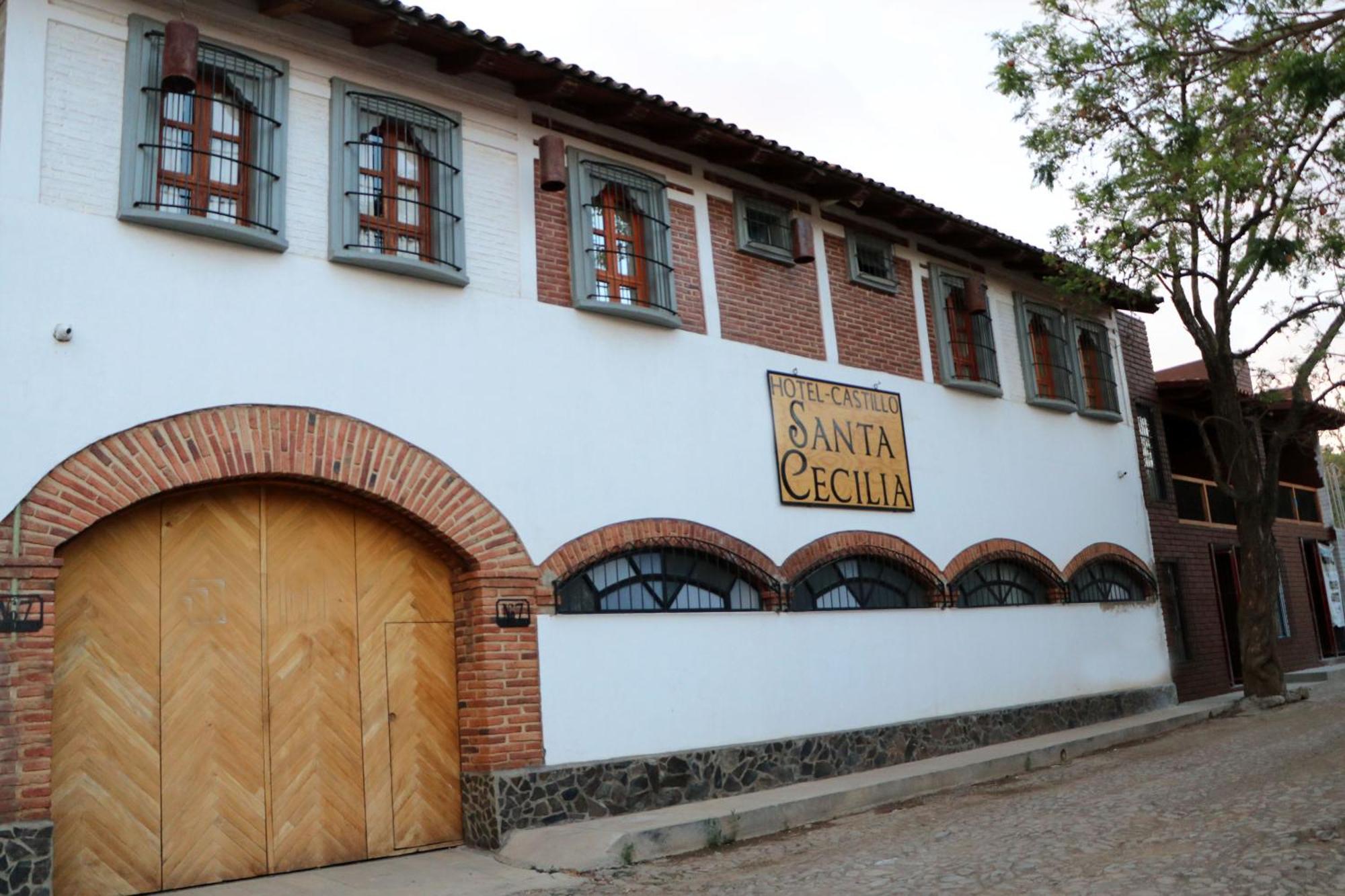 Hotel Castillo Santa Cecilia 타팔파 외부 사진